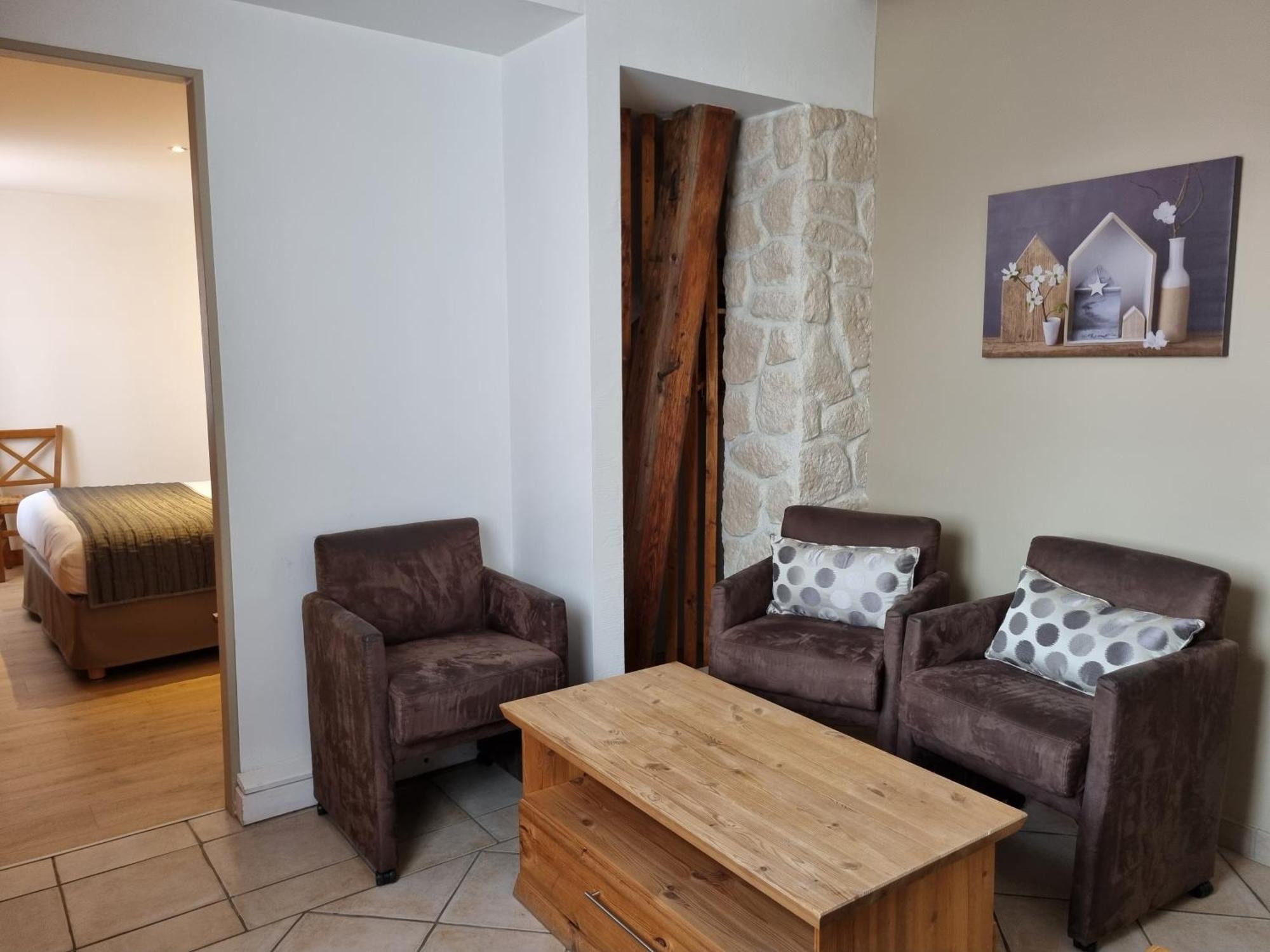 Hotel Saint-Pierre Pontarlier Eksteriør bilde